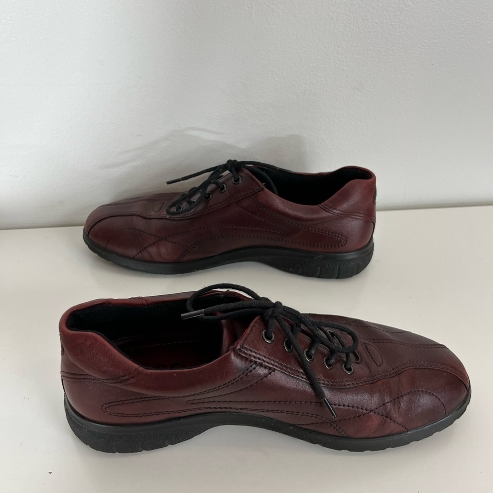 ECCO Womens size 6-6.5 Eur 37 Red leather lace up shoes - Picture 7 of 9